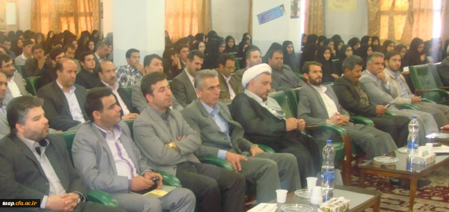 اعزازی در مراسم گرامیداشت مقام معلم در پردیس علامه امینی آذربایجان شرقی : معلم، تنها معلم کتاب درسی نیست بلکه معلم زندگی است.