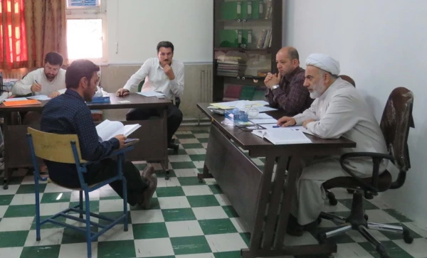 در پردیس علامه امینی در حال برگزاری است:

آغاز مصاحبه از داوطلبان ورود به دانشگاه فرهنگیان 
 5