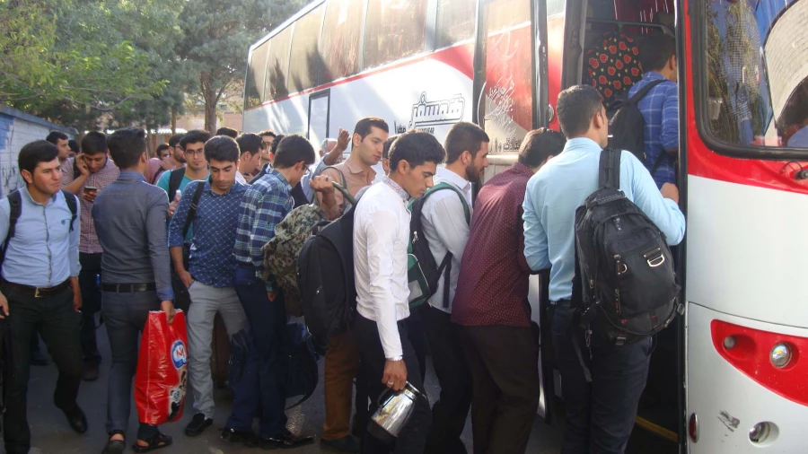 در قالب طرح پیمان با امام رئوف:

کاروان دانشجو معلمان پردیس علامه امینی تبریز عازم مشهد مقدس شد
 6