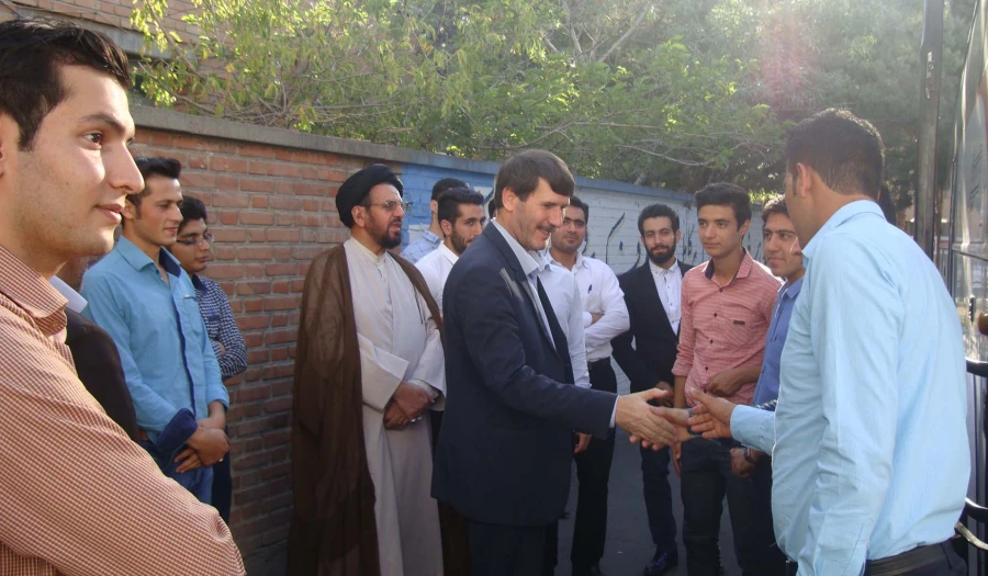 در قالب طرح پیمان با امام رئوف:

کاروان دانشجو معلمان پردیس علامه امینی تبریز عازم مشهد مقدس شد
 7