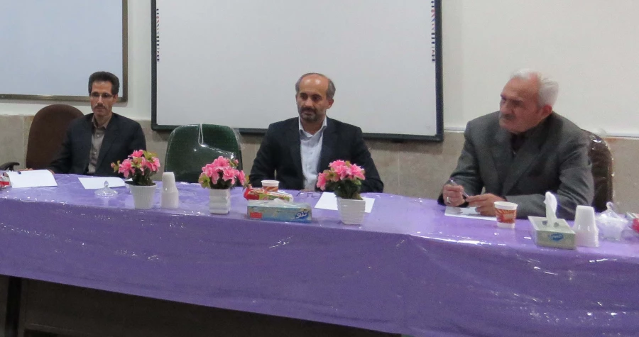 جلسه مشترک دپارتمان علوم انسانی پردیس علامه امینی (ره) با گروه درسی ادبیات اداره کل
وانجمن علمی ادبی استان