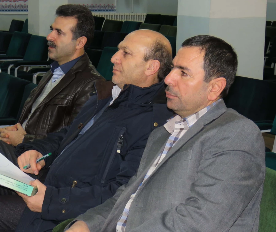 دوره آموزشی "شیوه های دعوت فرزندان به نماز" برگزار شد