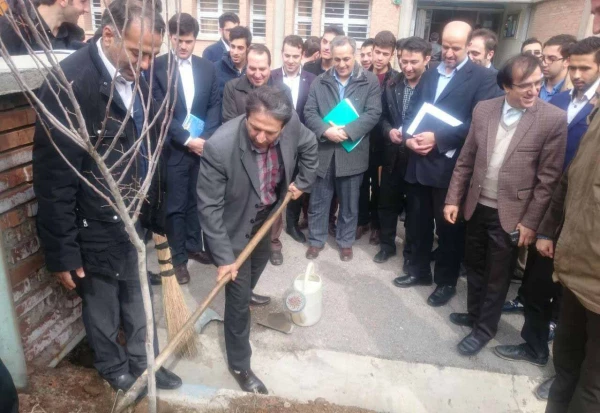 برگزاری مراسم روز درختکاری در پردیس علامه امینی(ره)