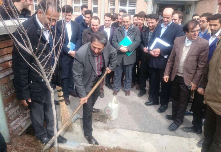 برگزاری مراسم روز درختکاری در پردیس علامه امینی(ره)