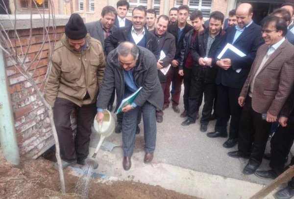 برگزاری مراسم روز درختکاری در پردیس علامه امینی(ره)