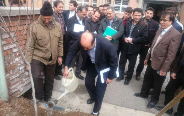 برگزاری مراسم روز درختکاری در پردیس علامه امینی(ره)