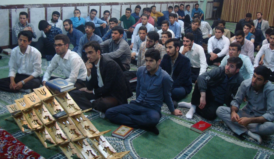 برگزاری جلسات قرآنی و فرهنگی