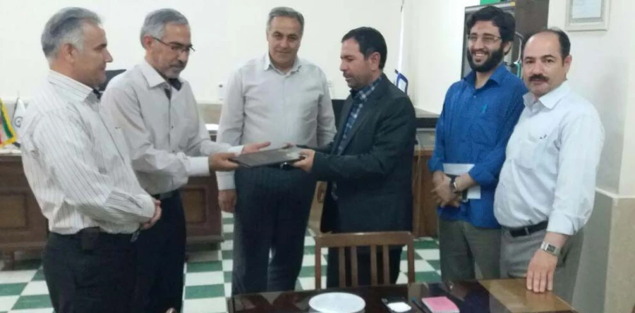 تجلیل از دبیر ستاد اقامه نماز پردیس علامه امینی(ره)