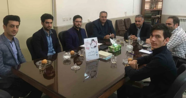 نشست صمیمی هیئت رئیسه پردیس علامه امینی(ره)با اعضای شورای مرکزی انجمن اسلامی دانشجو معلمان