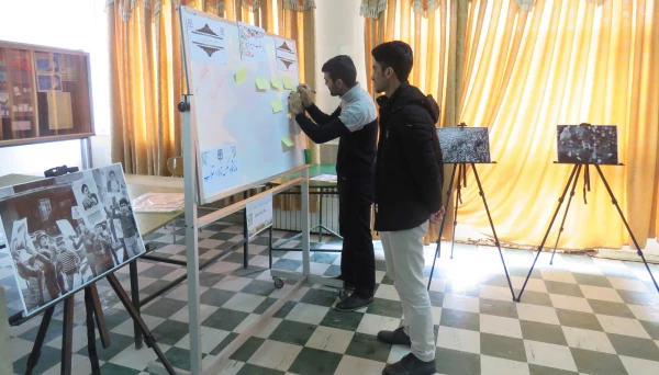 نمایشگاه عکس انقلاب و تریبون مکتوب