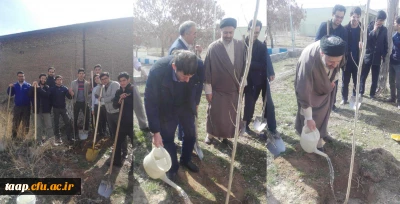 به مناسبت 15 اسفند روز درختکاری :

کاشت 200 اصله نهال در محوطه پردیس علامه امینی(ره)