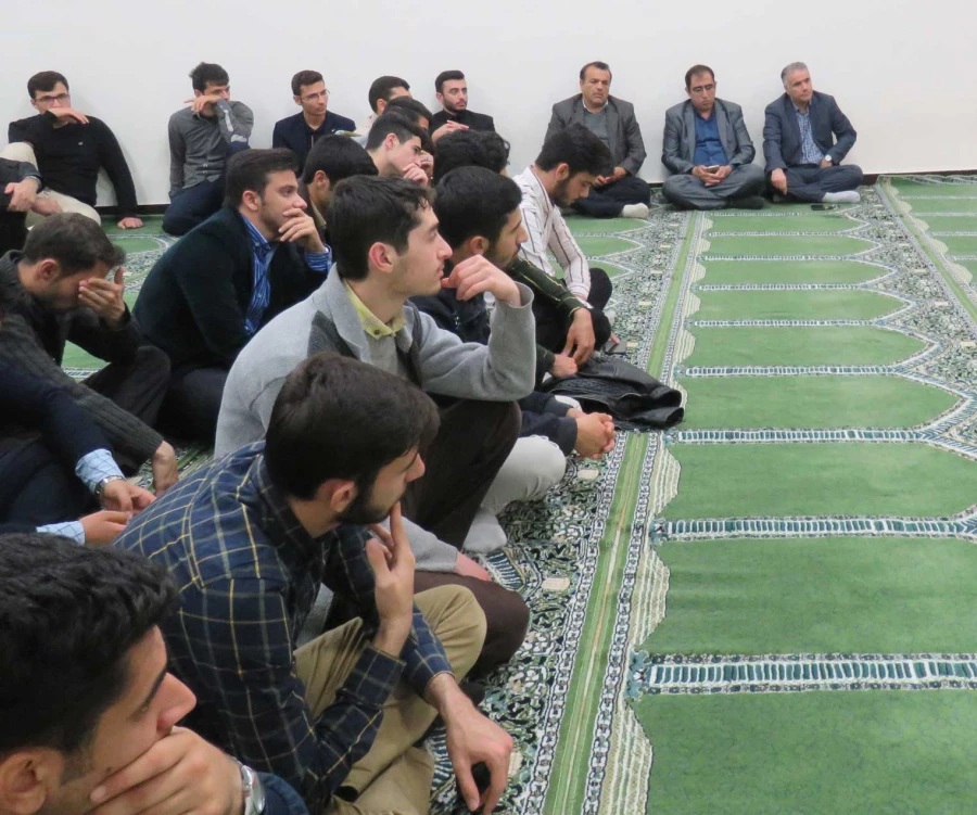 جلسه سخنرانی درمورد اقوام با موضوع ایلات و عشایر استان