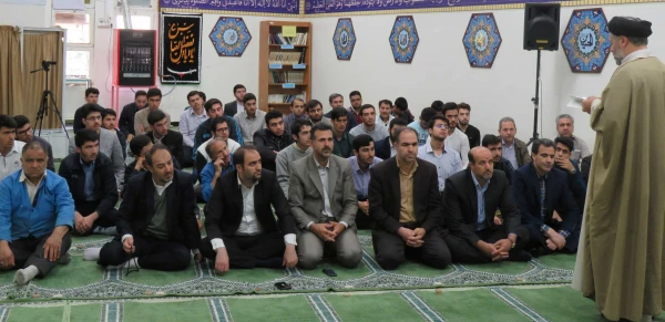 تجمع اعتراضی دانشجومعلمان پردیس علامه امینی، به خروج آمریکا از برجام و طرح ادعاهای واهی علیه ایران