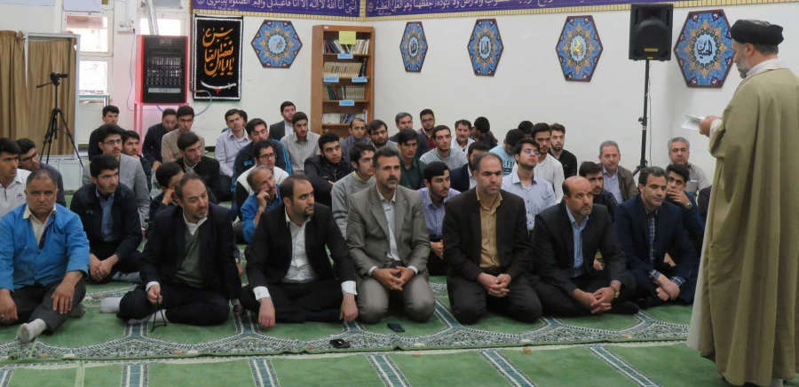 تجمع اعتراضی دانشجومعلمان پردیس علامه امینی، به خروج آمریکا از برجام و طرح ادعاهای واهی علیه ایران