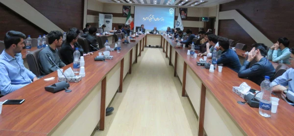 نشست صمیمی به مناسبت هفته سراهای دانشجویی