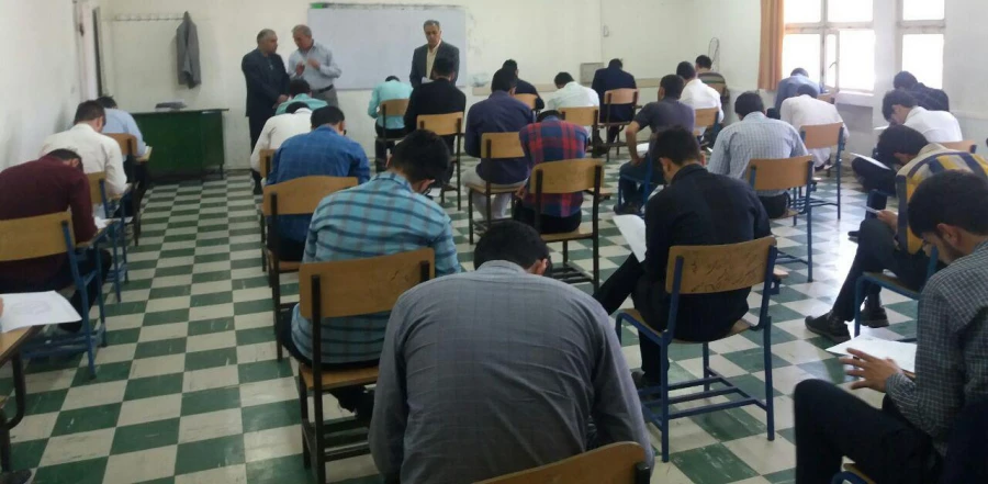 بازدید از روند برگزاری امتحانات پایان نیم سال تحصیلی 96-97