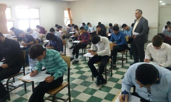 بازدید از روند برگزاری امتحانات پایان نیم سال تحصیلی 96-97