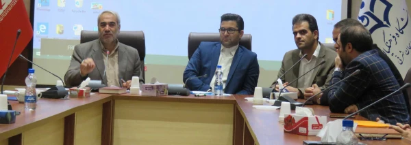 جلسه نقد و بررسی سند تحول بنیادین آموزش و پرورش