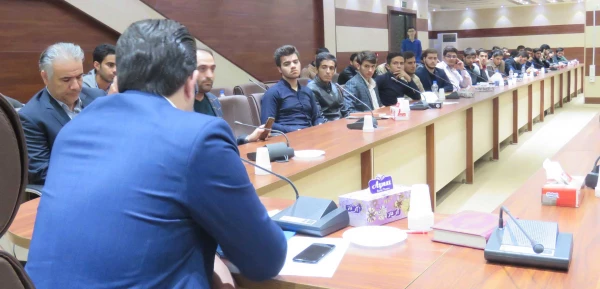 جلسه نقد و بررسی سند تحول بنیادین آموزش و پرورش