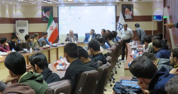 جلسه نقد و بررسی سند تحول بنیادین آموزش و پرورش