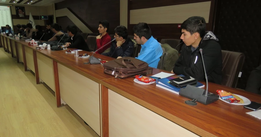 کارگاه آشنایی با نرم افزار تحلیل داده ها SPSS