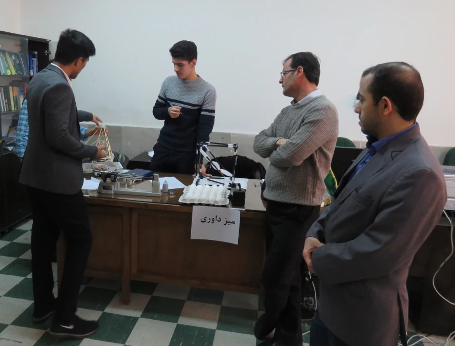 مسابقه طراحی و ساخت سازه" نجات تخم مرغ"