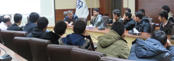 بررسی موضوع سیاه چاله های ریاضی