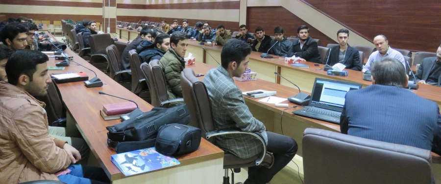 بررسی موضوع سیاه چاله های ریاضی