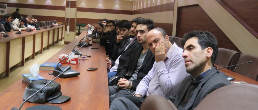 بررسی موضوع سیاه چاله های ریاضی