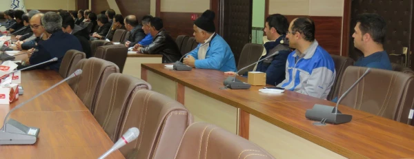 حضور در اجتماع عظیم مردمی و برگزاری نشست های علمی - سیاسی