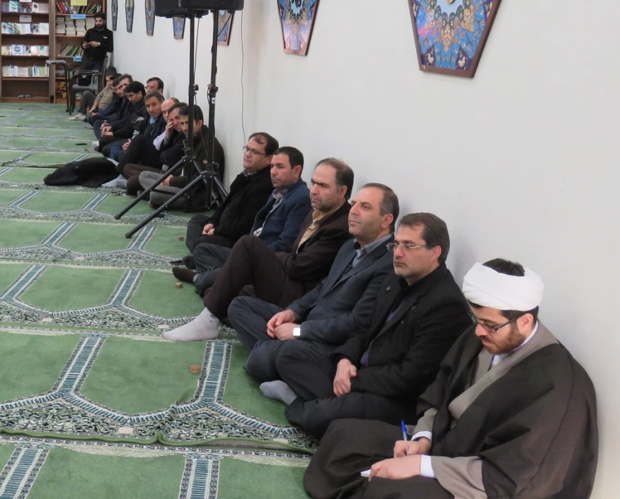 حضور در اجتماع عظیم مردمی و برگزاری نشست های علمی - سیاسی