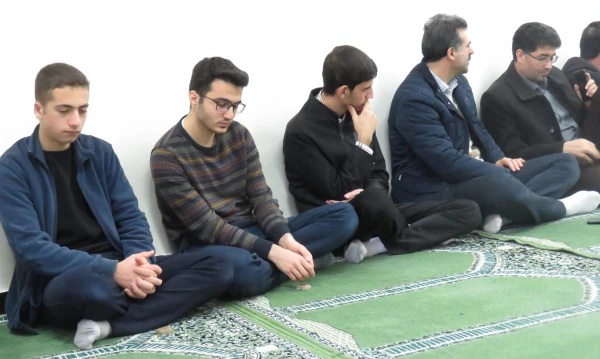 حضور در اجتماع عظیم مردمی و برگزاری نشست های علمی - سیاسی