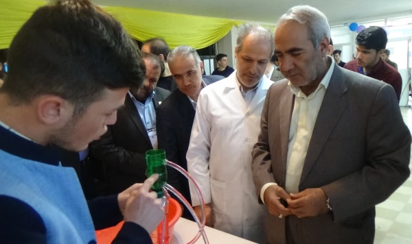 نمایشگاه وسائل کمک آموزشی دست ساخته دانشجو معلمان