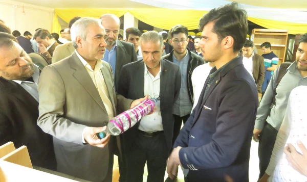 نمایشگاه وسائل کمک آموزشی دست ساخته دانشجو معلمان