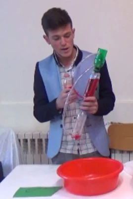 نمایشگاه وسائل کمک آموزشی دست ساخته دانشجو معلمان