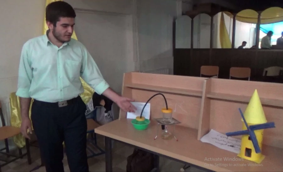 نمایشگاه وسائل کمک آموزشی دست ساخته دانشجو معلمان