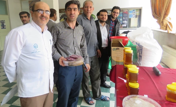 بازارچه دانشجویی به مناسبت هفته سراها