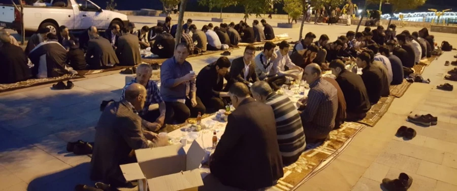 ضیافت افطاری دانشجو معلمان پردیس علامه امینی(رض)