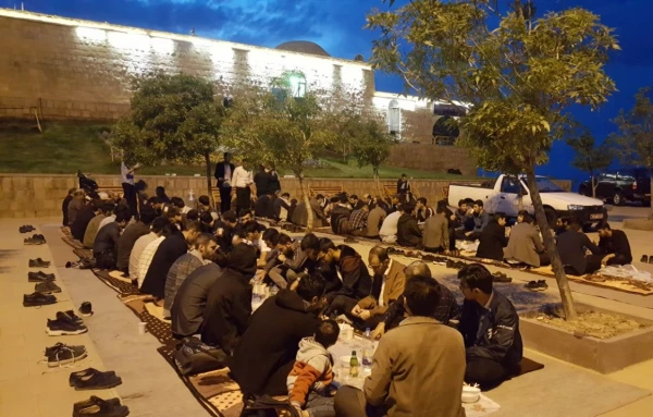 ضیافت افطاری دانشجو معلمان پردیس علامه امینی(رض)