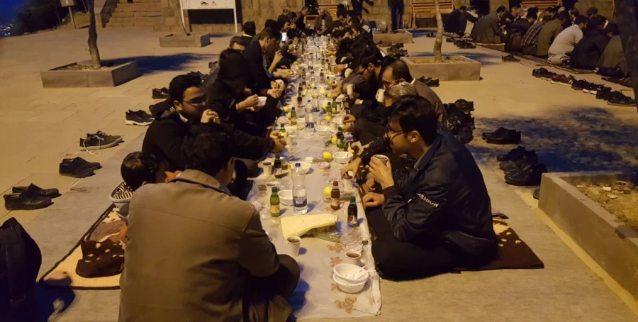 ضیافت افطاری دانشجو معلمان پردیس علامه امینی(رض)