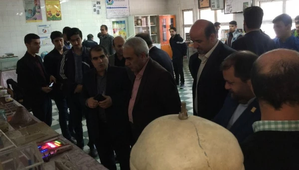 وسایل کمک آموزشی علوم تجربی دست ساخته دانشجو معلمان