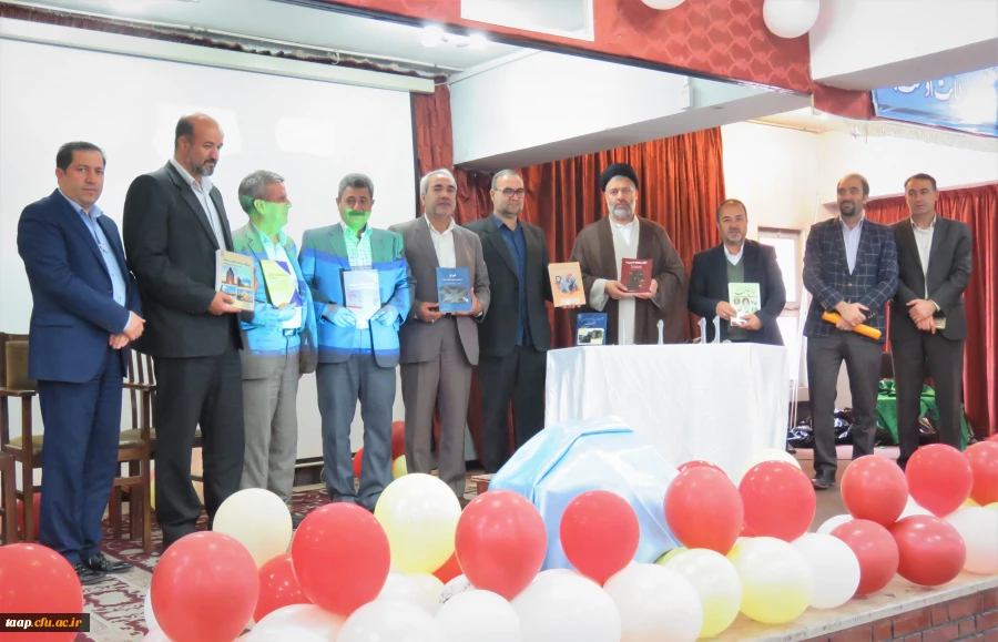 راه توسعه از مدرسه می گذرد و معلمان فرماند هان این مسیر مهم و ارزشمند هستند. 2