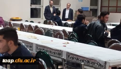 همزمان با هفته سلامت و بهداشت روان عصر روز پنج شنبه کارشناس مسئول امور دانشجویی به همراه دکتر واحدی ، عضو هیات علمی و یکی از مشاوران دانشگاه از سراها و سالن های غذاخوری پردیس علامه بازدید و در یک نشست صمیمی ضمن ارائه مطالبی به سؤالات دانشجویان در این زمین