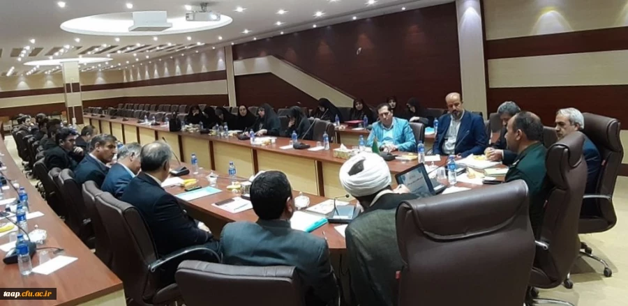 نشت علمی تحت عنوان نقش نقش دانشگاه فرهنگیان در تحقق اهداف بیانیه گام دوم انقلاب قیل از ظهر روز جهار شنبه مورخه 8/8/98 در سالن شمس علامه امینی تبریز با حضور جمعی از اساتید بسیجی برادران و خواهران برگزار گردید. 2