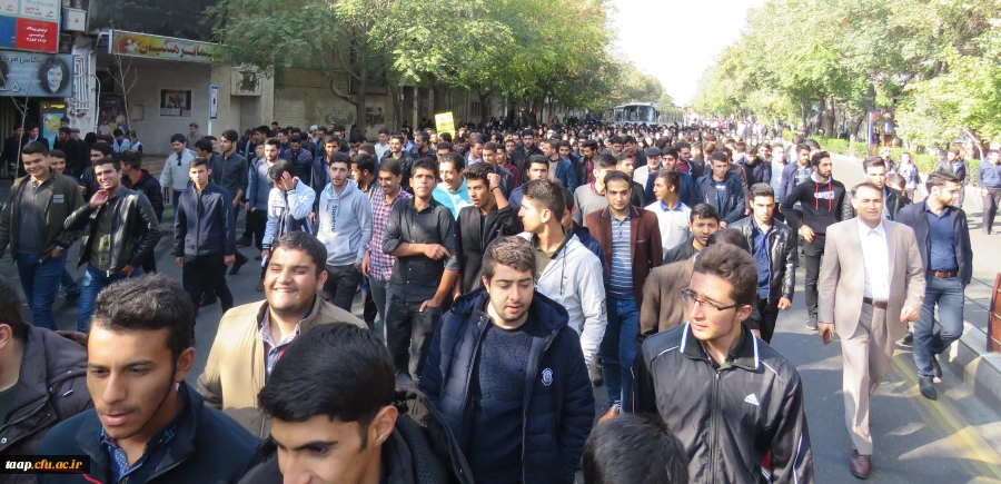 همزمان با سراسر کشورمدیریت امور پردیسهای دانشگاه فرهنگیان استان به همراه اساتید  دانشجومعلمان  و جمعی از کارکنان دوشادوش مردم غیور کلان شهر تبریز  در راهپیمایی یوم ا... 13 آبان ، حماسه آفریدند. 4