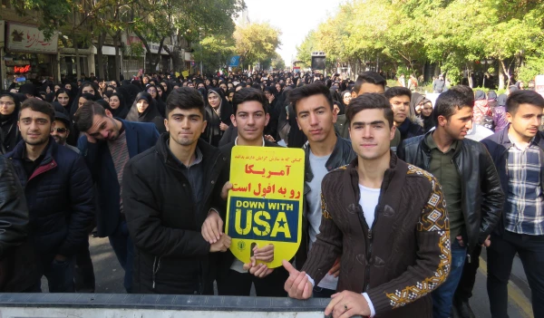 همزمان با سراسر کشورمدیریت امور پردیسهای دانشگاه فرهنگیان استان به همراه اساتید  دانشجومعلمان  و جمعی از کارکنان دوشادوش مردم غیور کلان شهر تبریز  در راهپیمایی یوم ا... 13 آبان ، حماسه آفریدند. 12