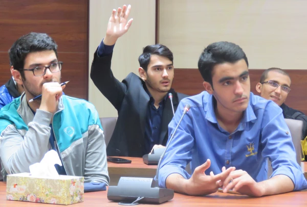 کارگاه پیشگیری از اعتیاد برای دانشجو معلمان پردیس علامه امینی تبریز، با حضور دکتر همتی رئیس مرکز آموزشی و پژوهشی  شمال غرب کشوردر محل سالن شمس برگزار گردید 4