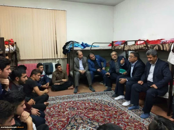 بازدید معاونت دانشجویی دانشگاه فرهنگیان به نمایندگی از دکتر خنیفر برای بررسی ابعاد زلزله آذربایجان شرقی از دانشگاه فرهنگیان این استان 3