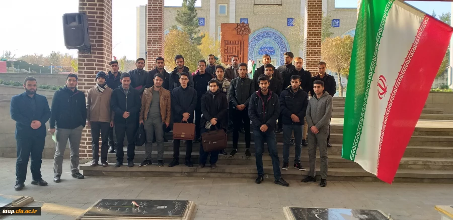 به همت کانون علمی و فرهنگی ایثاردانشجویی تجلیل از مقام شامخ شهداء  به مناسبت 5 آذر سالروز تشکیل بسیج برگزار شد. 4