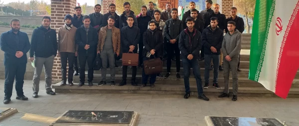 به همت کانون علمی و فرهنگی ایثاردانشجویی تجلیل از مقام شامخ شهداء  به مناسبت 5 آذر سالروز تشکیل بسیج برگزار شد. 4